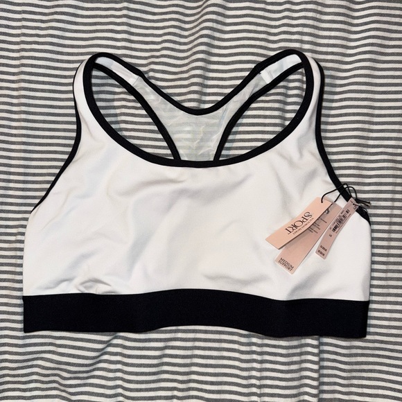 Victoria’s Secret Black and White Sports Bras Set - Picture 5 of 7